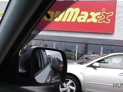 HUNT4K. Nerdy boyfriend isnt against selling his girlfriend